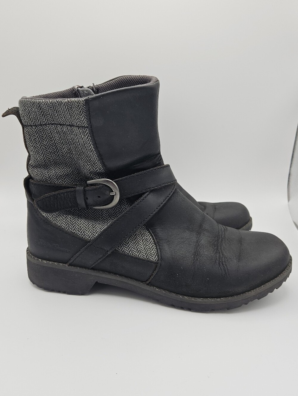 Eddie Bauer Covey 2.0 black and gray herringbone boots size 7